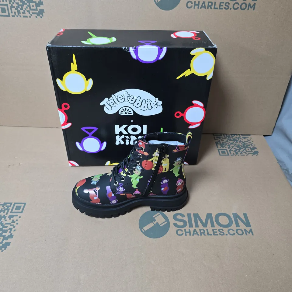 BOXED KOI KIDZ TELETUBBIES SUPERDOME KIDZ BOOTS BLACK SIZE UK 1 