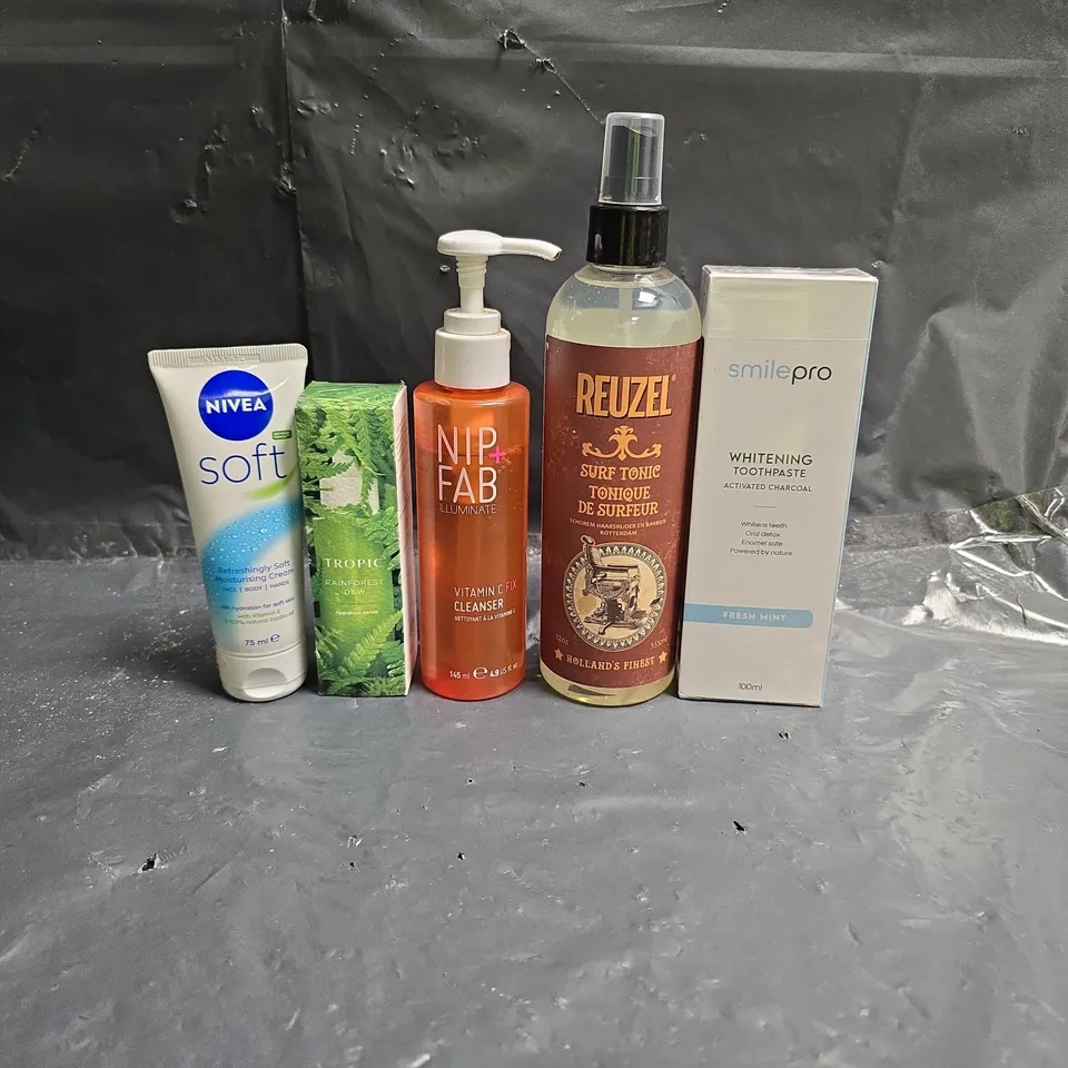 APPROXIMATEY 20 ASSORTED HEALTH AND BEAUTY PRODUCTS TO INCLUDE - NIVEA SOFT HAND AND BODY CREAM - TROPIC HYDRATION SERUM AND SMILEPRO WHITENING TOOTHPASTE