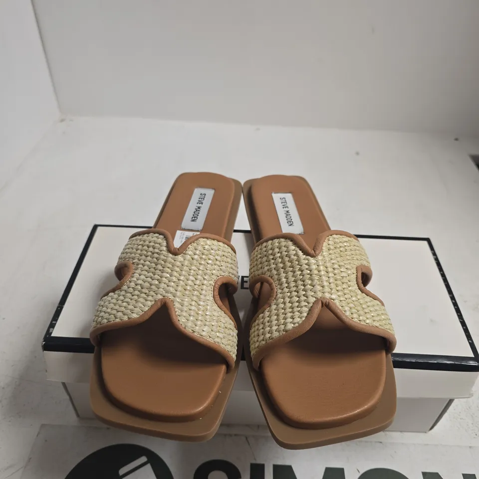 STEVE MADDEN SOFIA SANDALS – NAT RAFFIA, UK 7