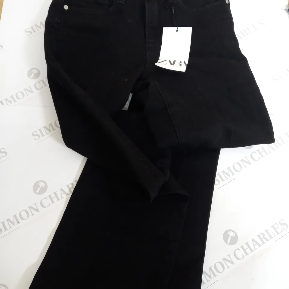 ZARA THE CONTOUR BOOTCUT BLACK JEANS - EUR 34