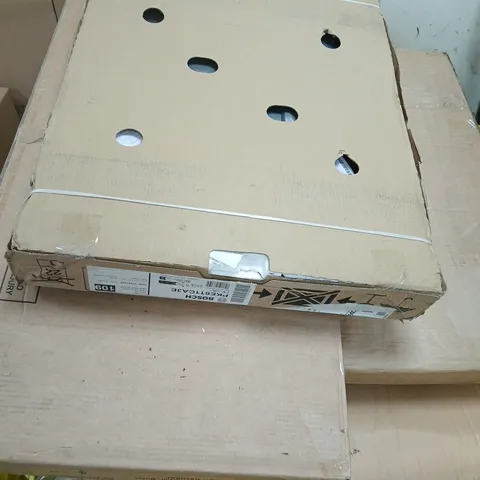 PALLET OF APPROXIMATELY 15 ASSORTED DAMAGED, FAULTY AND/OR EXPIRED HOUSEHOLD PRODUCTS TO INCLUDE HOME DECOR, MIRROR, HOB TOP ETC