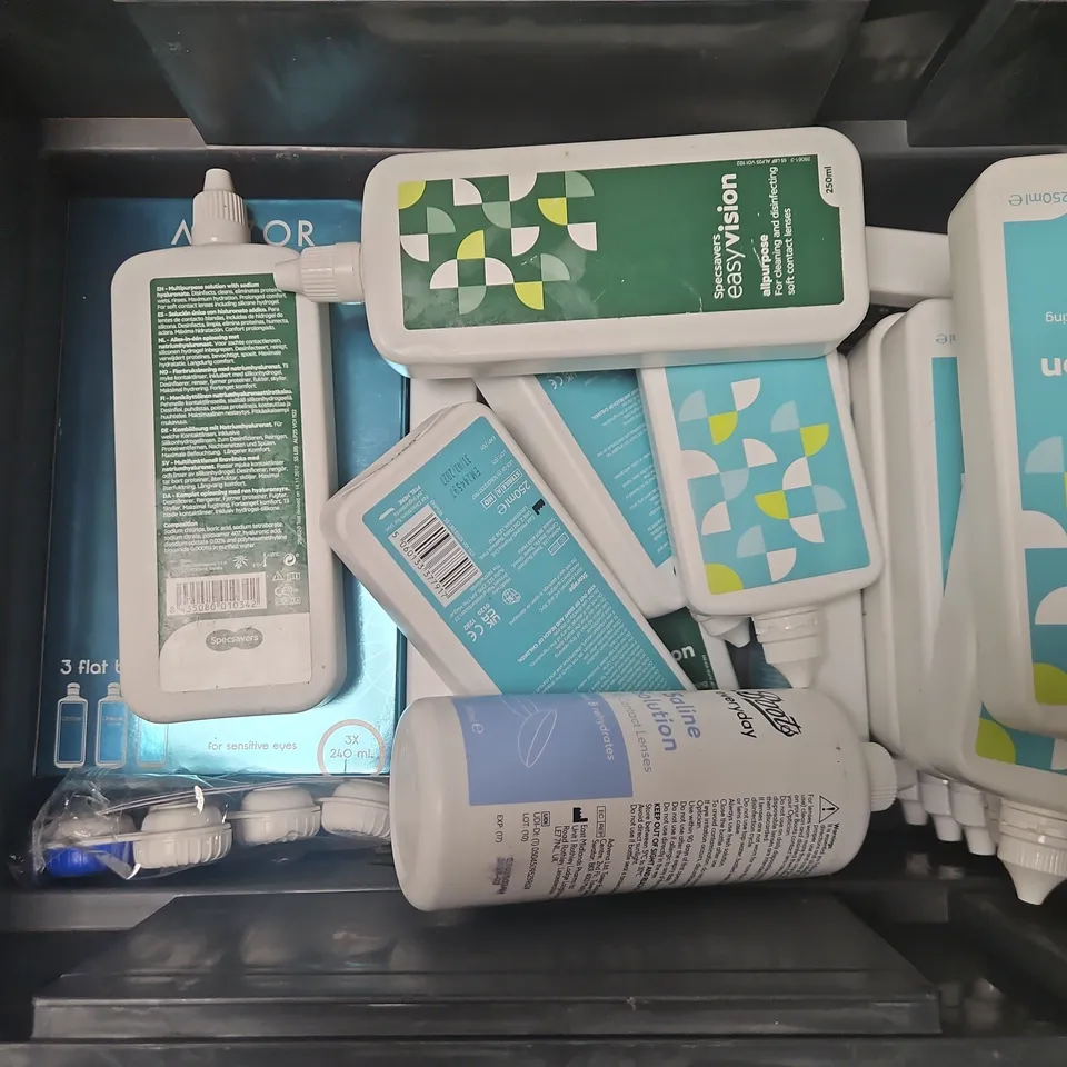 APPROXIMATELY 17 ASSORTED CONTACT LENS SOLUTIONS TO INCLUDE SPECSAVERS EASYVISION, AVIZOR UNICA SENSITIVE, BOOTS SALINE SOLUTION, ETC - COLLECTION ONLY