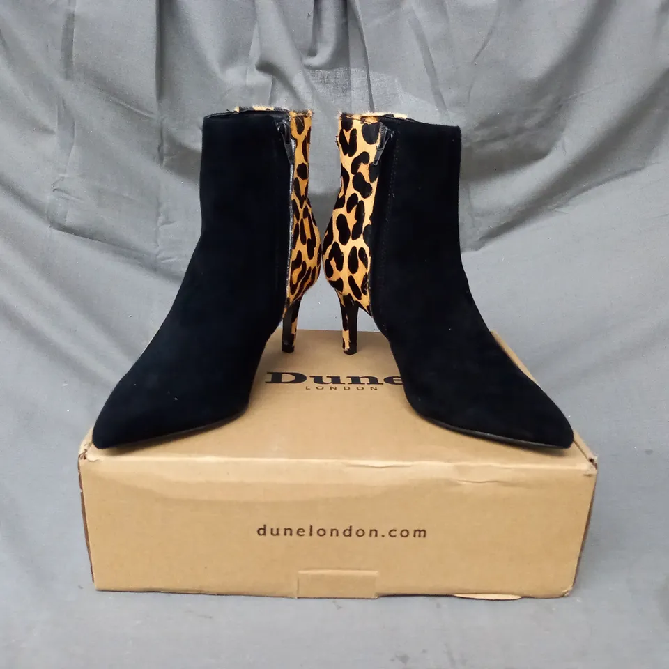 BOXED PAIR OF LONDON MID HEEL ANKLE BOOTS IN LEOPARD PRINT SIZE 4