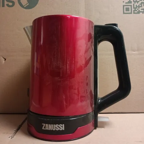 ZANUSSI CORDLESS KETTLE IN RED