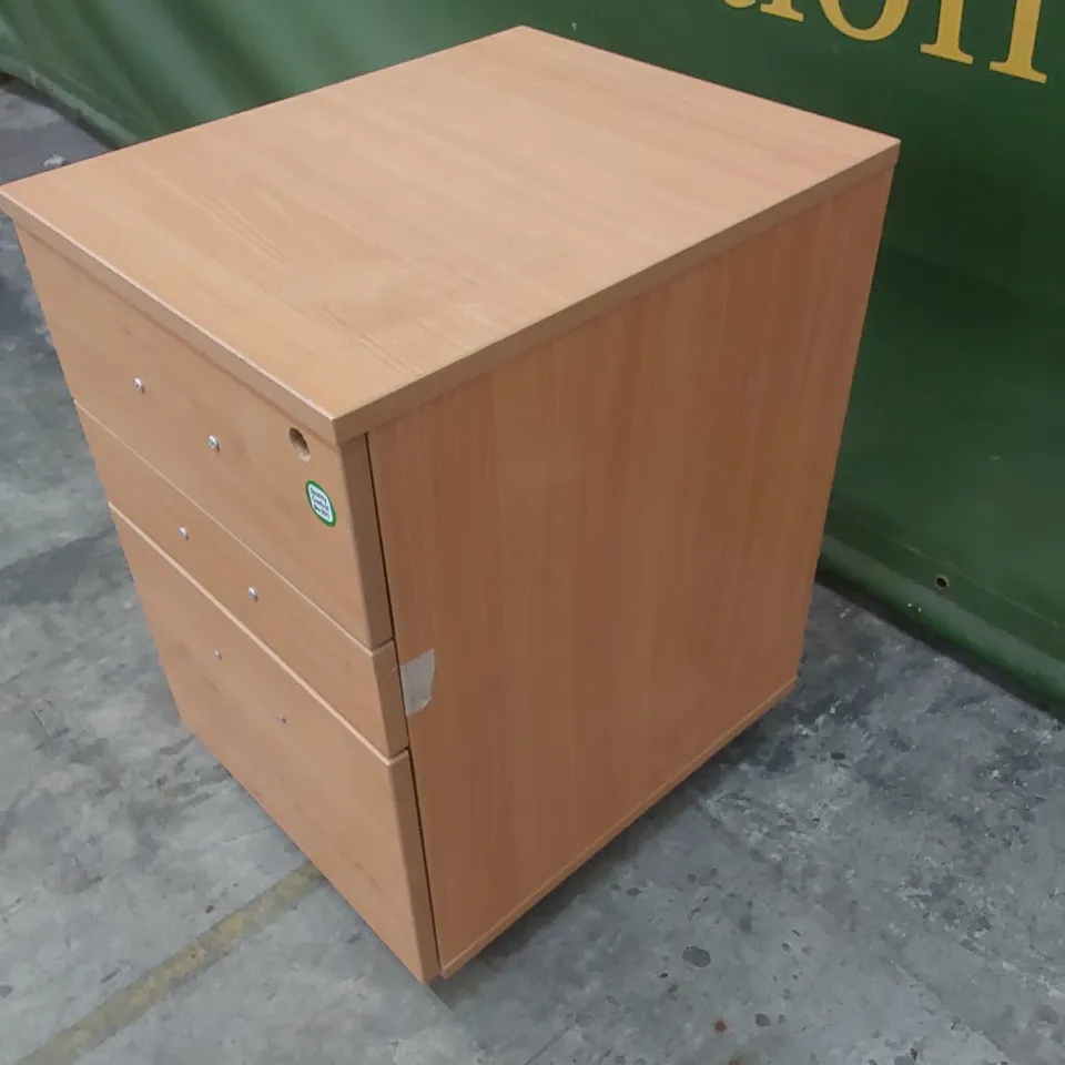 3-DRAWER FILING CABINET ON WHEELS