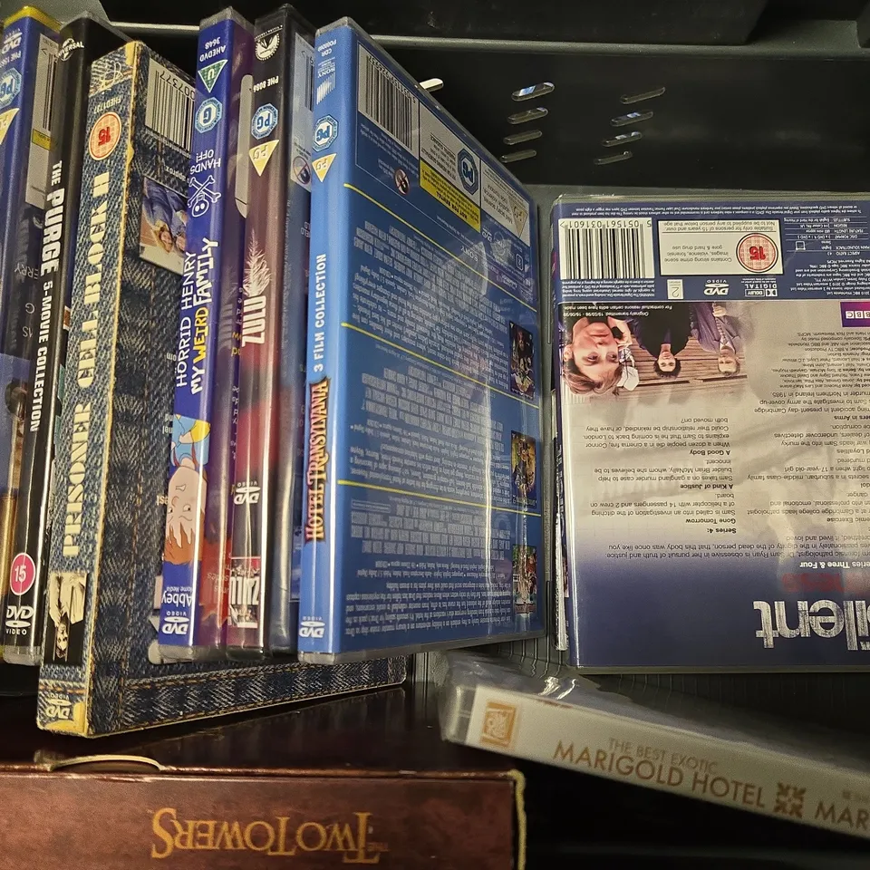 LOT OF APPROXIMATELY 15 ASSORTED DVDS TO INCLUDE - HOILDAY IN , THE FORGE  , GOODBYE CHRISTOPHER ROBIN ETC