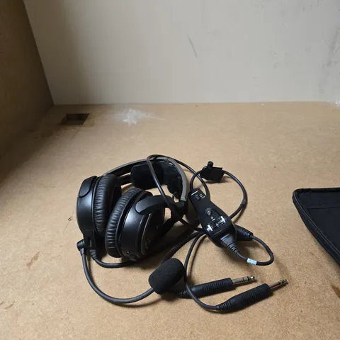BOSE AVIATION HEADSET WITH CARRY CASE