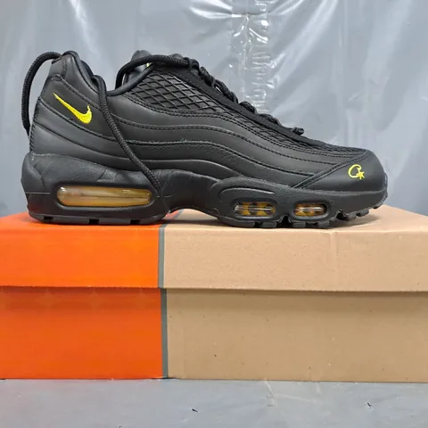 BOXED PAIR OF NIKE AIR MAX 95 SP SHOES IN BLACK SIZE UK 8