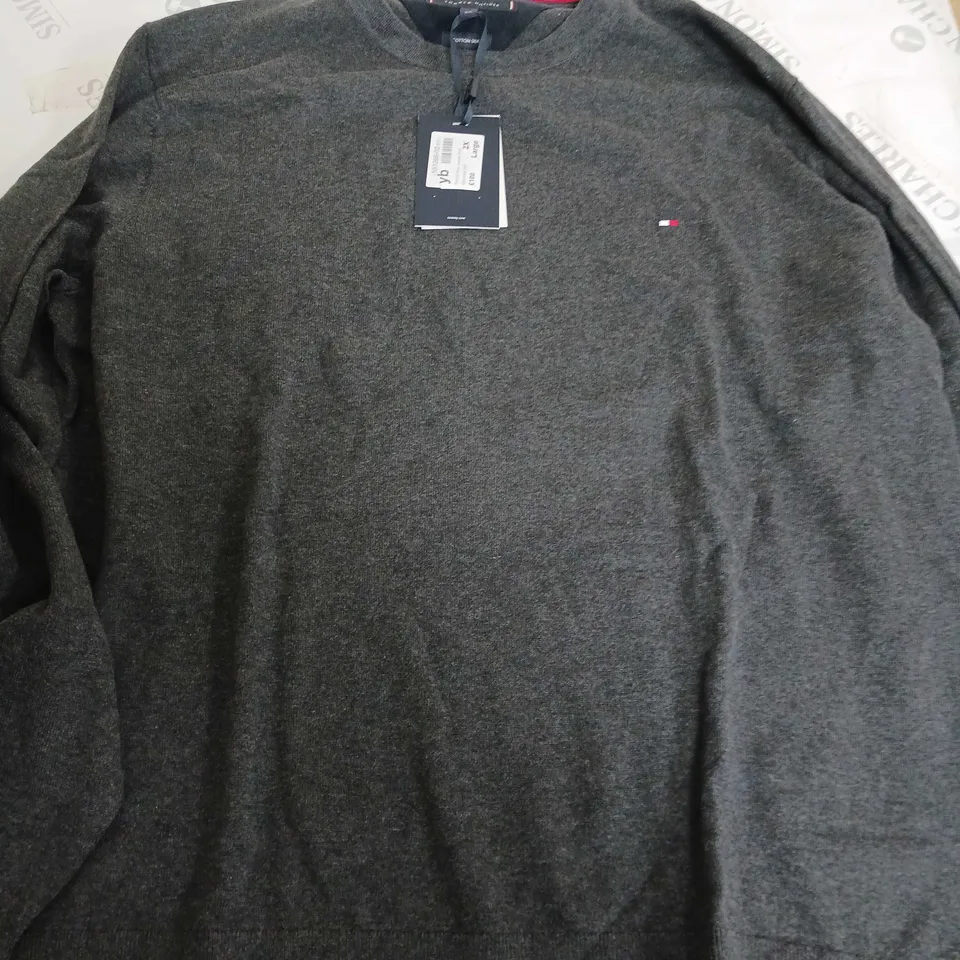 TOMMY HILFIGER CREW JUMPER - 2XL