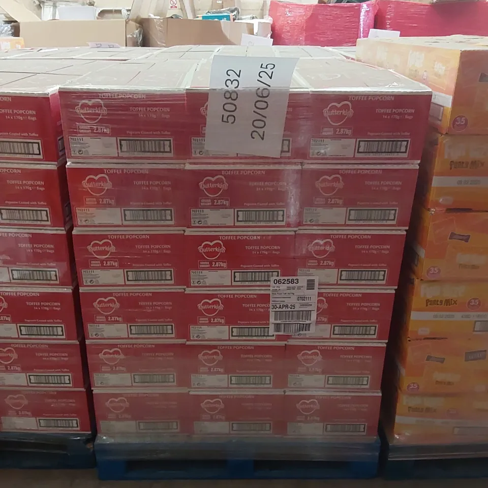 PALLET TO CONTAIN APPROX 54 BOXES OF BUTTERKIST TOFFEE POPCORN - 14 X 170g BAGS PER BOX // BEST BEFORE: 04/2025