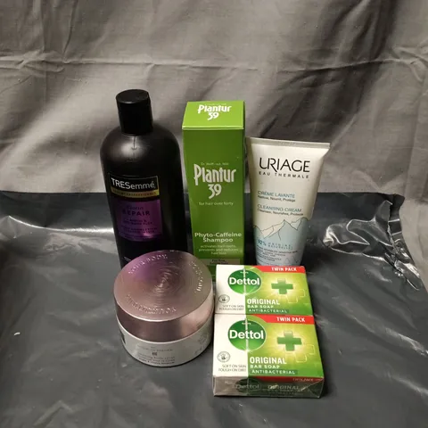 APPROXIMATELY 20 ASSORTED COSMETIC ITEMS INCLUDING TRESEMME BIOTIN REPAIR SHAMPOO, PLANTUR 39 SHAMPOO, DETTOL SOAP, RENEWING BODY SCRUB ETC