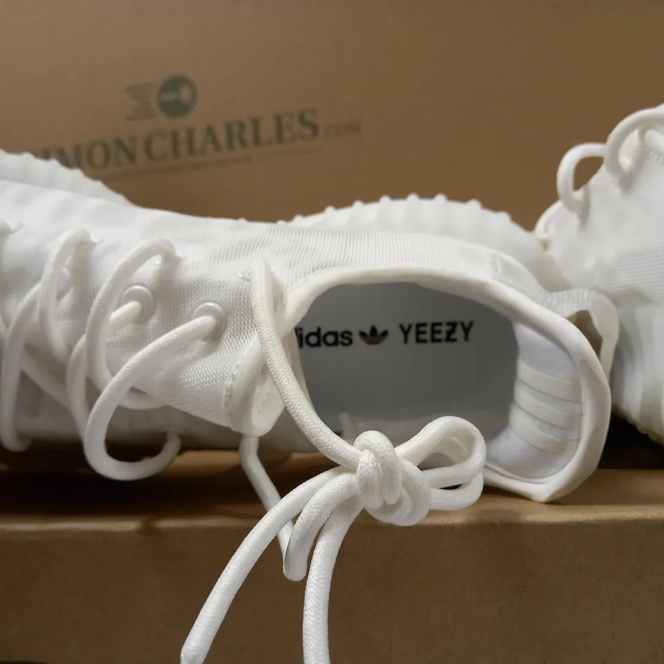 BOXED PAIR OF ADIDAS YEEZY BOOST TRAINERS - SIZE 8