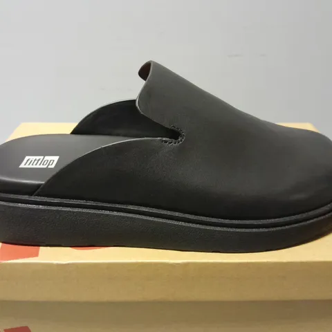 BOXED PAIR OF FITFLOP GEN-FF LEATHER MULES IN BLACK - UK 6.5