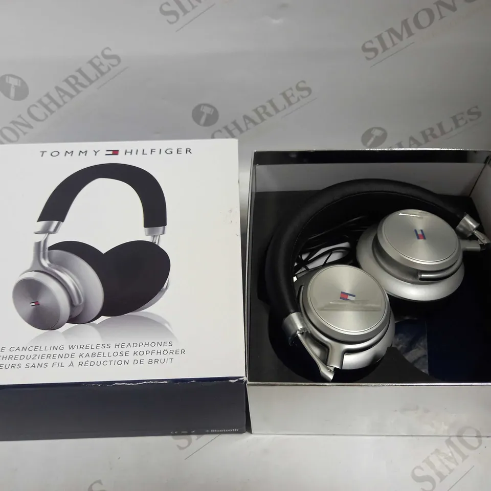 TOMMY HILFIGER NOISE CANCELLING HEADPHONES ON EAR IN BLACK