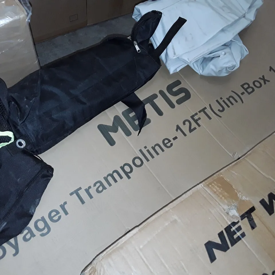  ASSORTED EXERCISE AND SPORTING GOODS PARTS TO INCLUDE TRAMPOLINE AND CONCERTINA CAGE PARTS