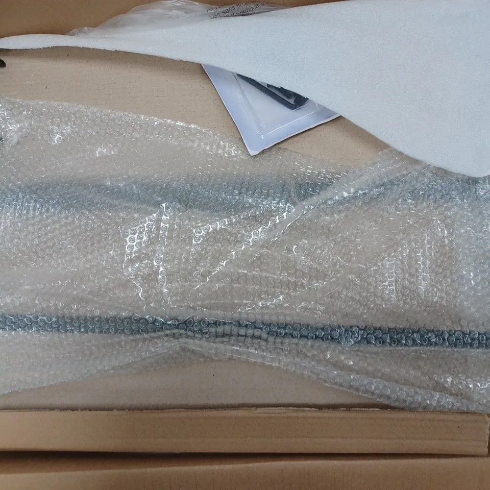 BOXED DOMU BTFY CREAM CHAIR 4000315