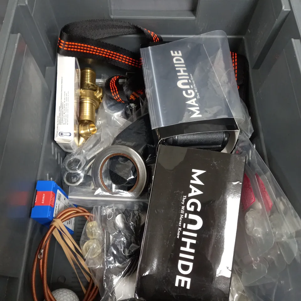 APPROXIMATELY 10 ASSORTED HOUSEHOLD ITEMS TOO INCLUDE STORAGE BOXES , DESCALING TABLETS , REPELLENT , ETC 