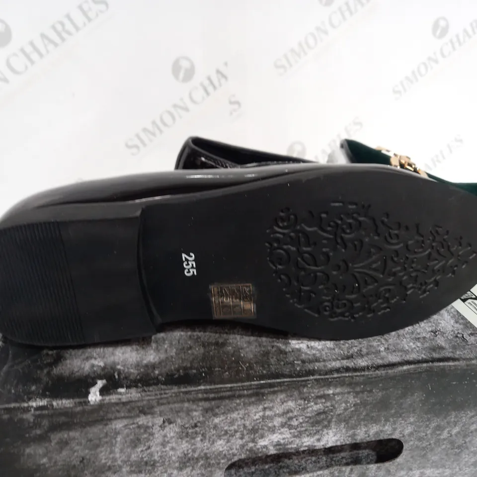 BOXED BOYS LOW CUT ENGLISH STYLE LOAFERS - UK SIZE 4