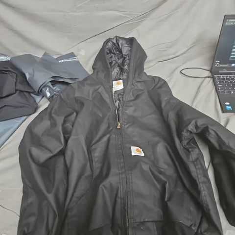 CARHARTT BLACK HOODED JACKET – MEN'S UK LARGE (US LARGE)