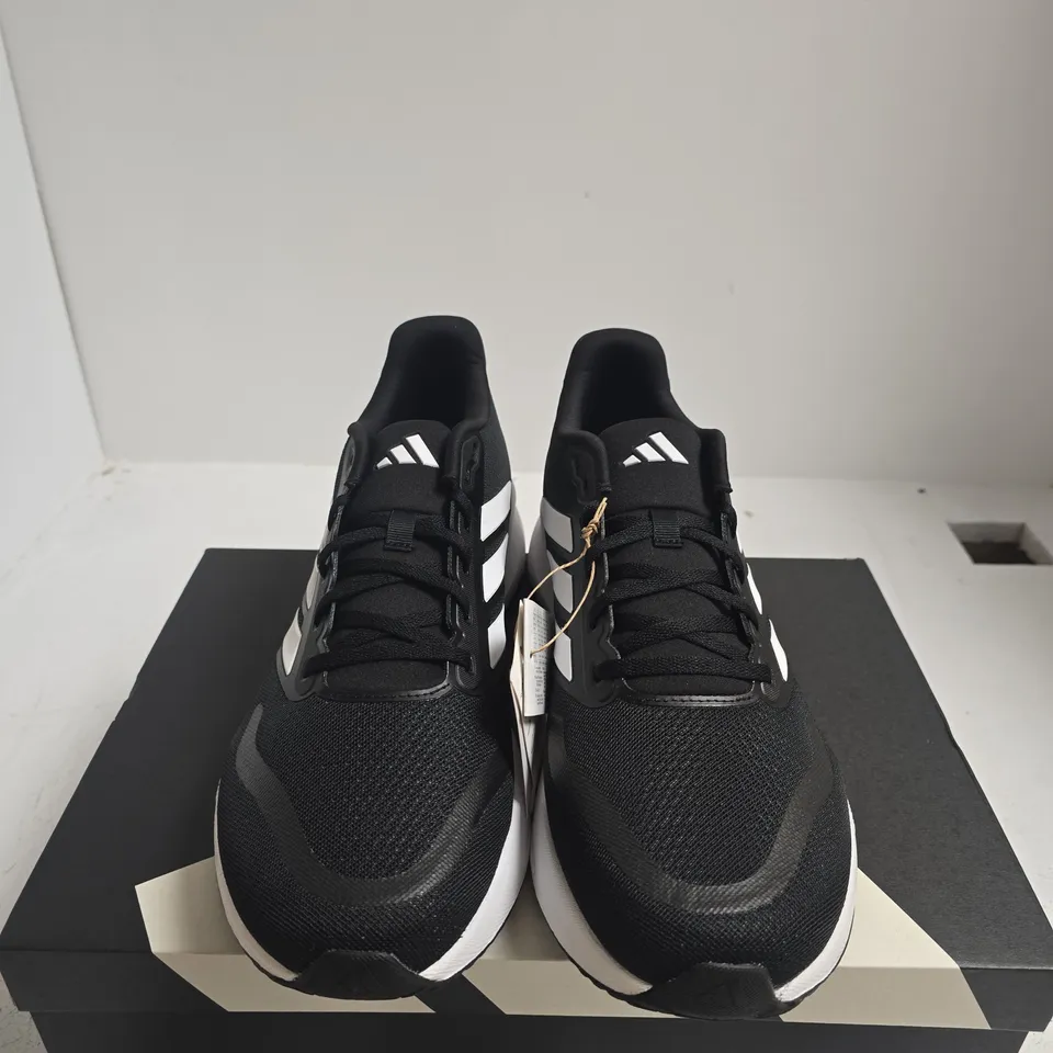 BOXED PAIR OF ADIDAS RUN FALCON 5 WIDE RUNNING SHOES - BLACK/WHITE, UK 11.5