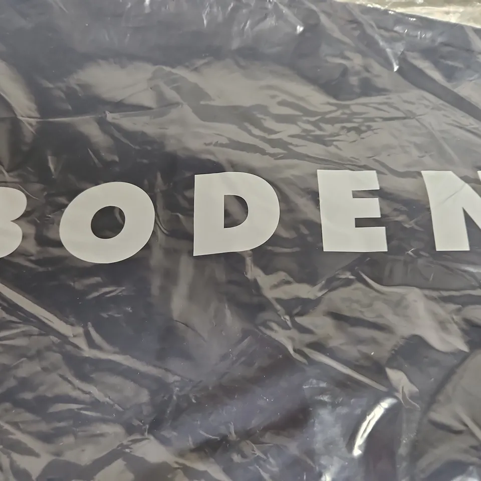 BODEN WOMEN'S NAVY GARMENT (UK 14) – R0696 NAV