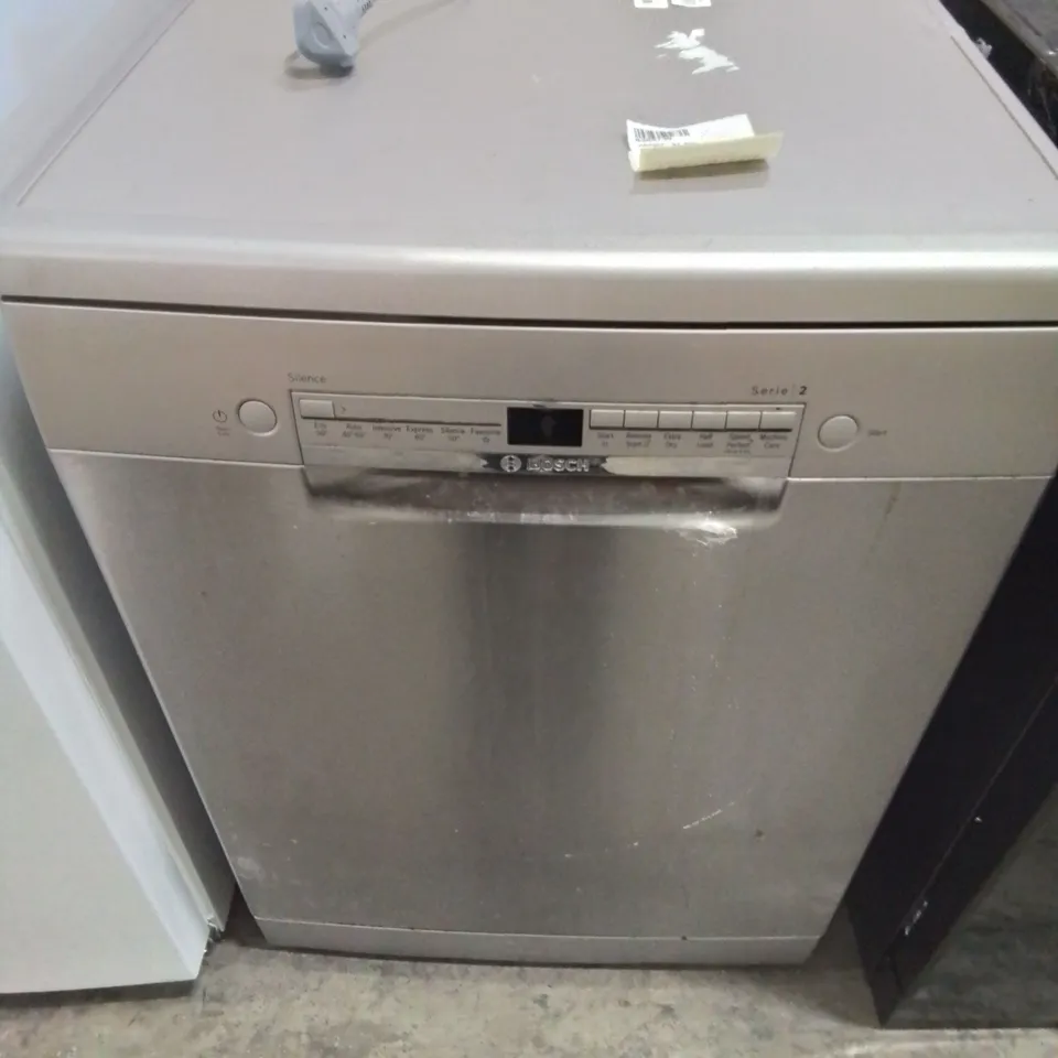 BOSCH 13 PLACE DISHWASHER IN SILVER (SMS2HVI66G)