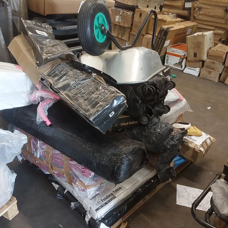 PALLET CONTAINING A LARGE ASSORTMENT OF CONSUMER PRODUCTS INCLUDING: WHEELBARROW, HOT WATER BOTTLE , SUITCASE, DUMBELLS ECT