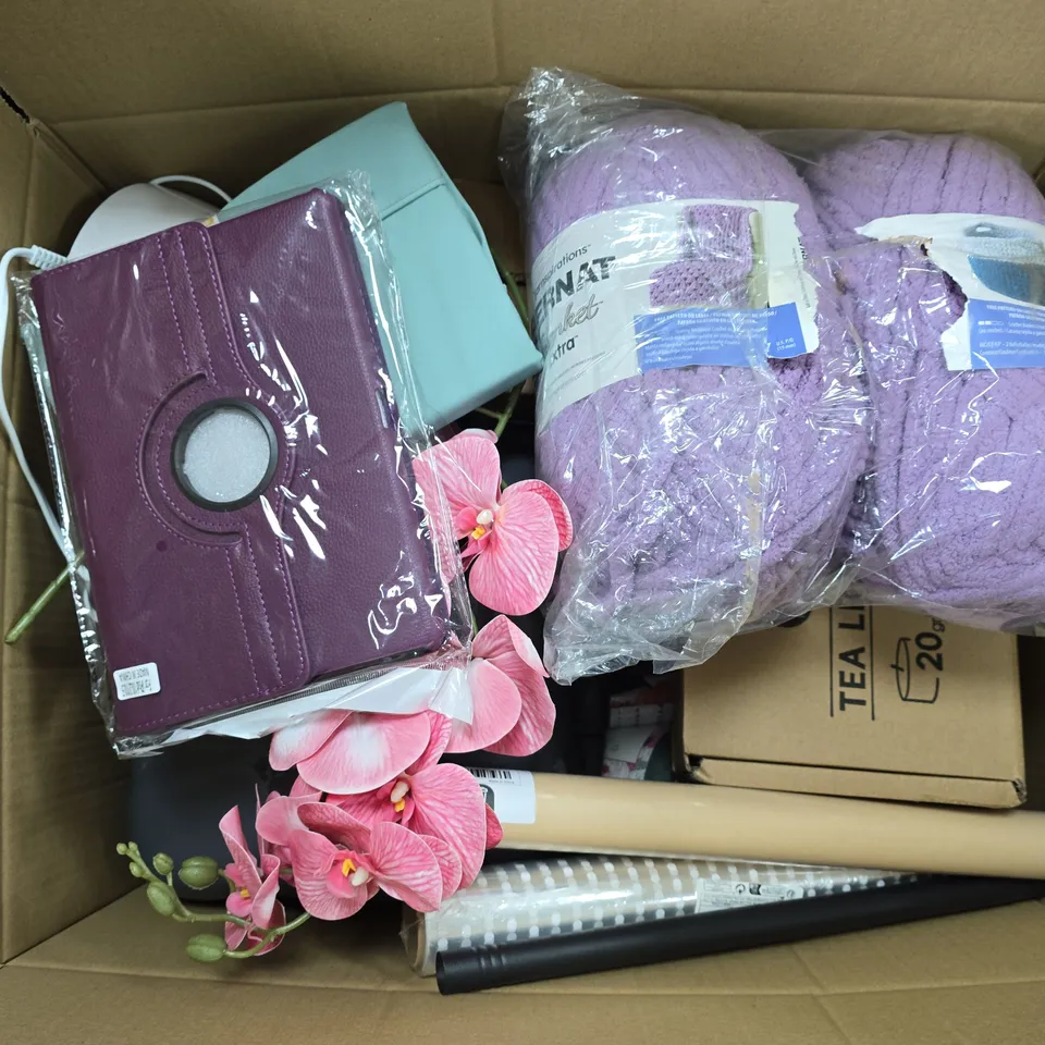 APPROXIMATELY 20 ASSORTED HOUSEHOLD PRODUCTS TO INCLUDE TEA LIGHTS, BERNAT BLANKET, EGYPTIAN COTTON PILLOWCASES, ETC - COLLECTION ONLY