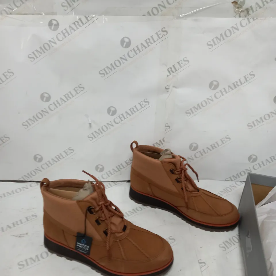 VIONIC NOLAN WATERPROOF BOOT - TOFFEE SIZE 7 - BOXED 