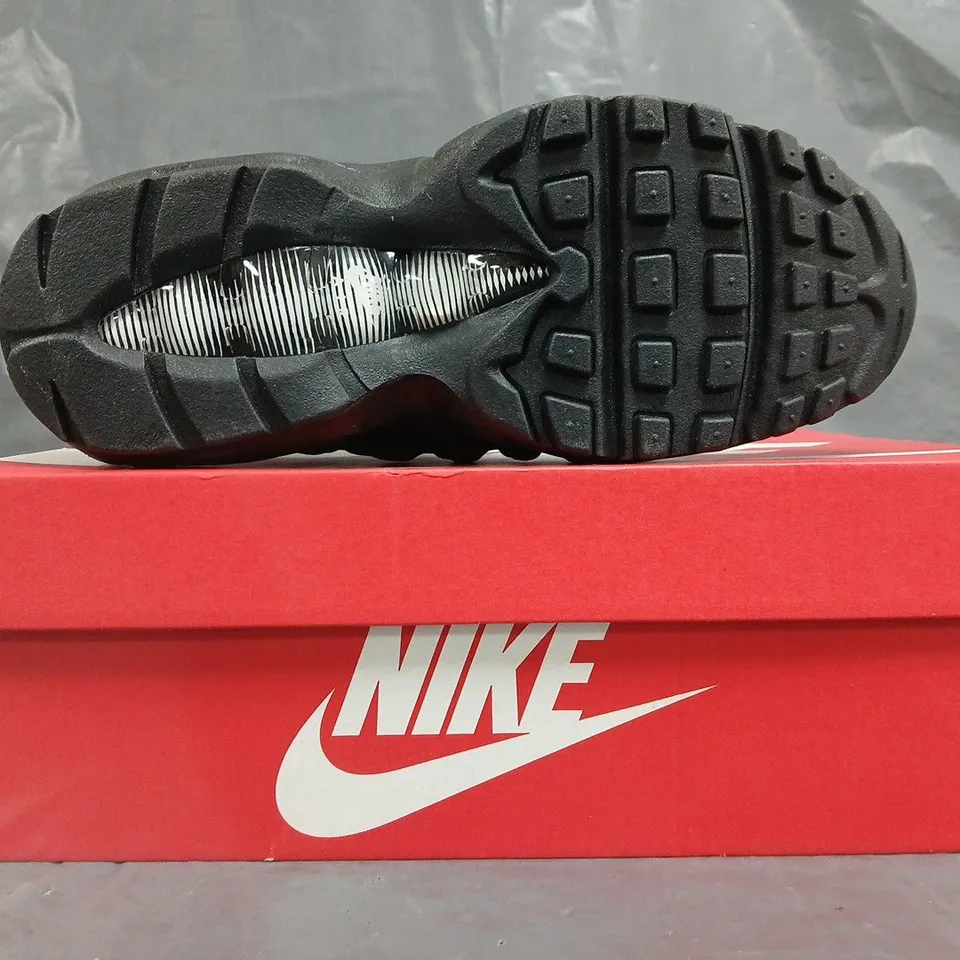 BOXED PAIR OF NIKE AIR MAX 95 RECRAFT SHOES IN BLACK SIZE UK 4.5