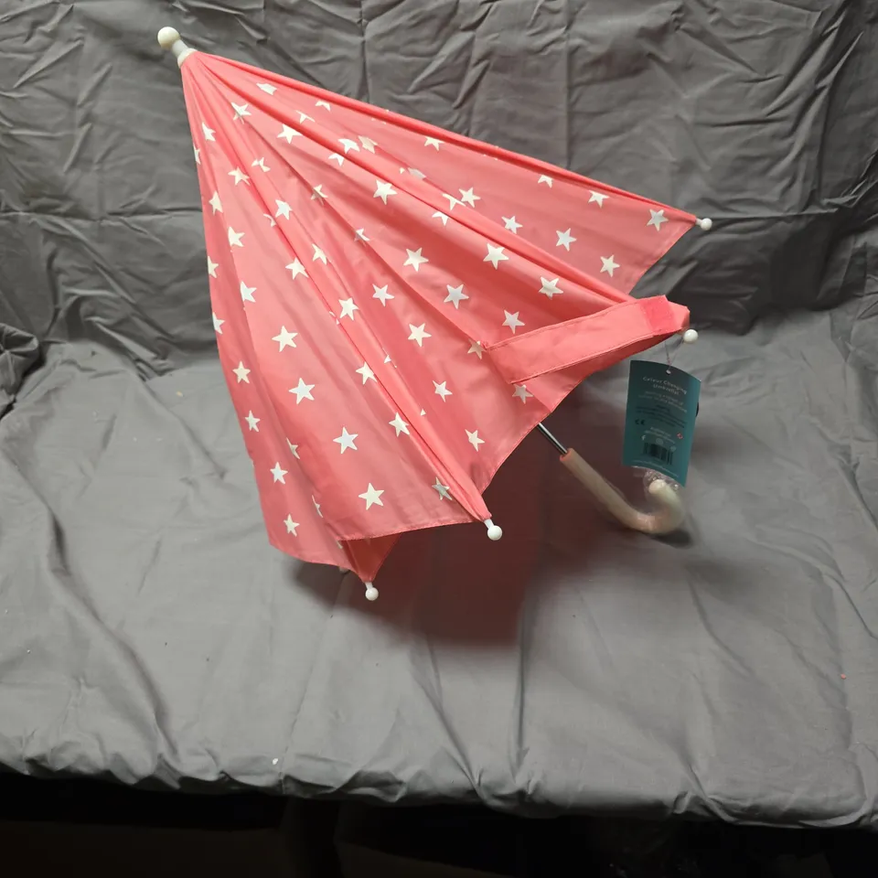  APPROXIMATELY 5 PCS HOLLY & BEAU KIDS UMBRELLA – PINK WITH WHITE STARS