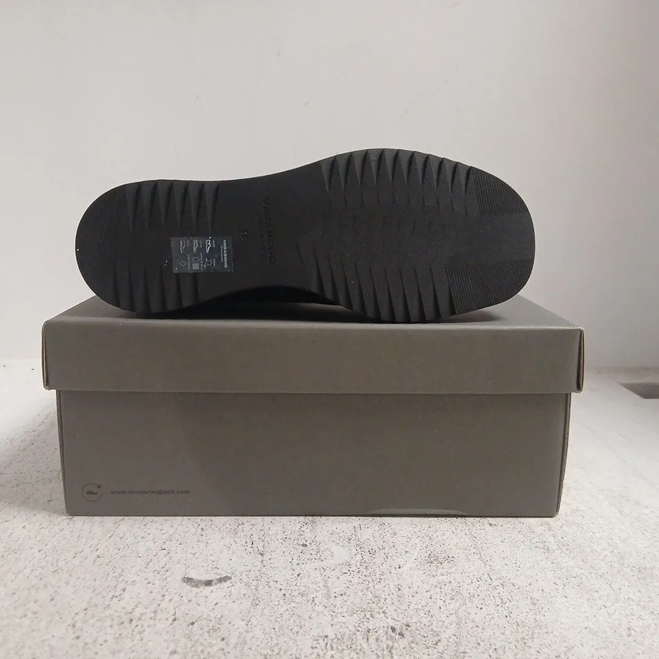 BOXED PAIR OF VAGABOND CHELSEA BOOTS IN BLACK SIZE EU 38