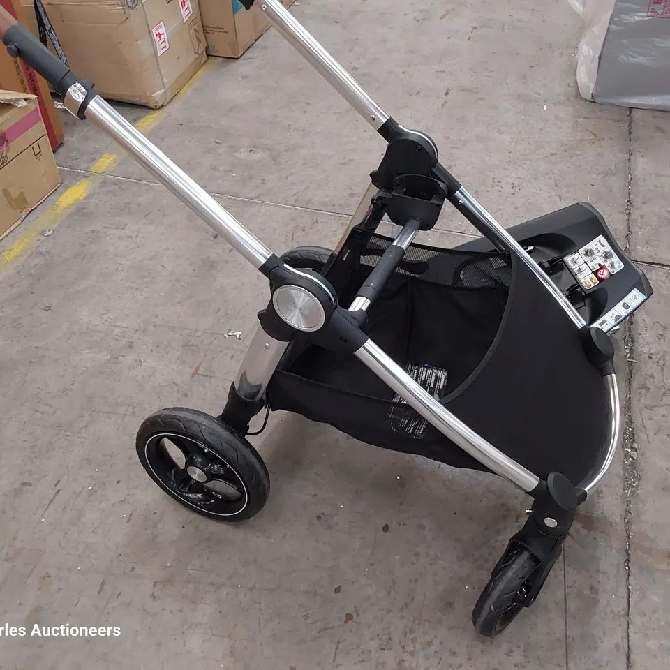 MAMAS & PAPAS STROLLER FRAME & CYBEX ATON 2-FIX BASE