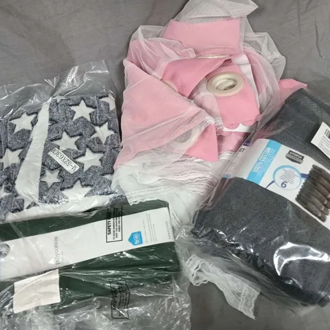 APPROXIMATELY 15 ASSORTED HOUSEHOLD PRODUCTS TO INCLUDE TOWEL SET, CURTAINS, FITTED SHEET, ETC