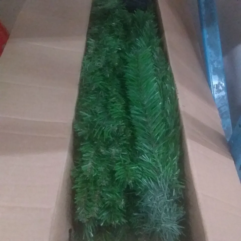 BOXED NORWAY SPRUCE 180CM CHRISTMAS TREE