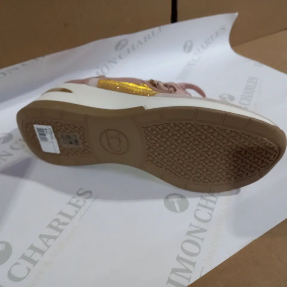 DUNNE PNK TRAINERS SIZE 8