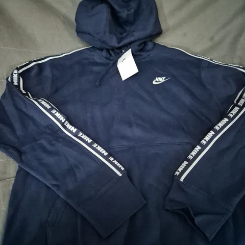 NIKE NAVY HOODIE WITH TAPE-DETAIL SLEEVES – SIZE M