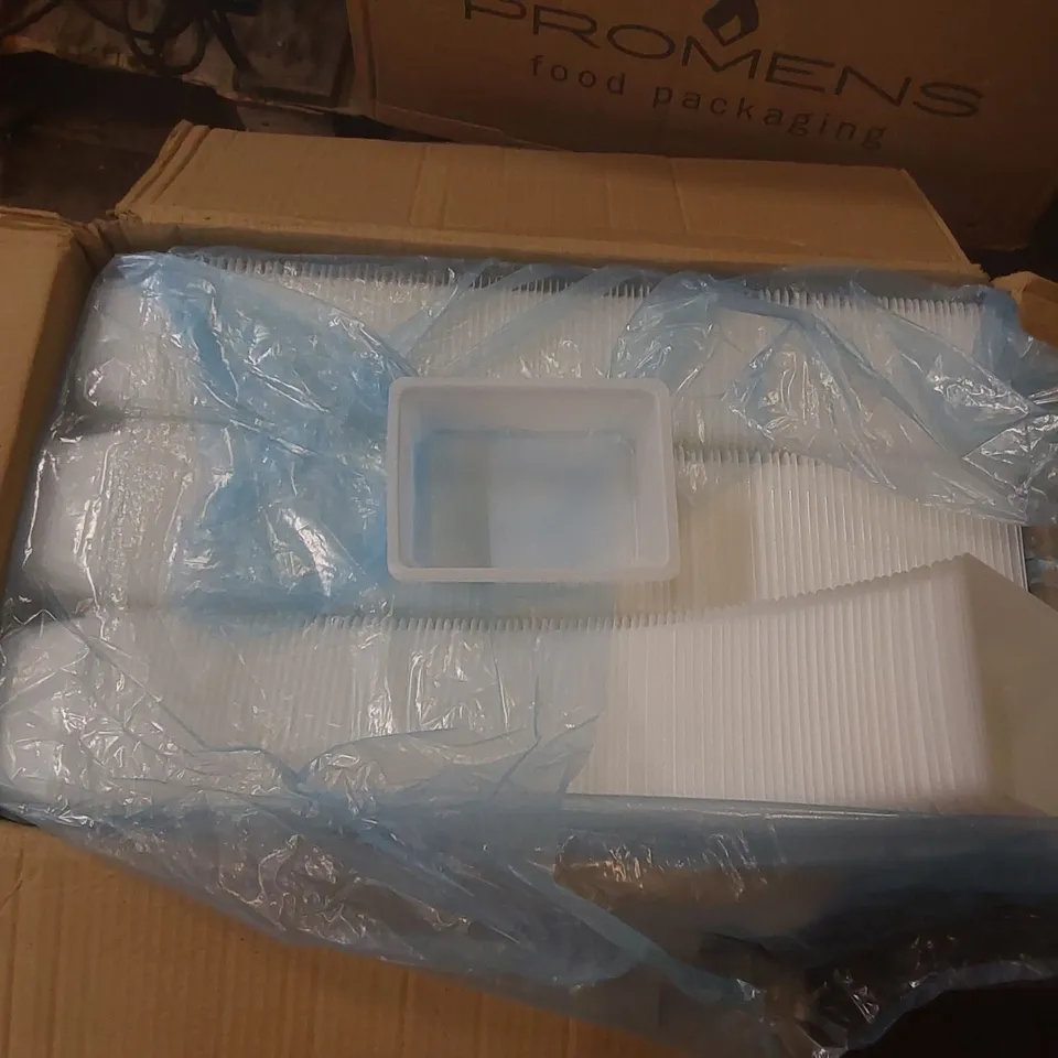 BOX CONTAINING A VERY LARGE QUANTITY OF BRAND NEW PLASTIC FOOD CONTAINERS
