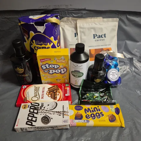 APPROXIMATELY 15 ASSORTED FOOD AND DRINK PRODUCTS TO INCLUDE - CADBURY CREME EGG EASTER EGG - PACT COFFEE - CASTRURIALI EXTRA VIRGIN OLIVE OIL - ETC - COLLECTION ONLY