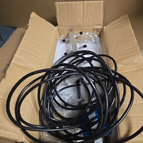 DIRECTIONAL ANTENNA YBT-800/900-5, 806-960MHZ, 8 DBI – WITH MOUNTING BRACKET