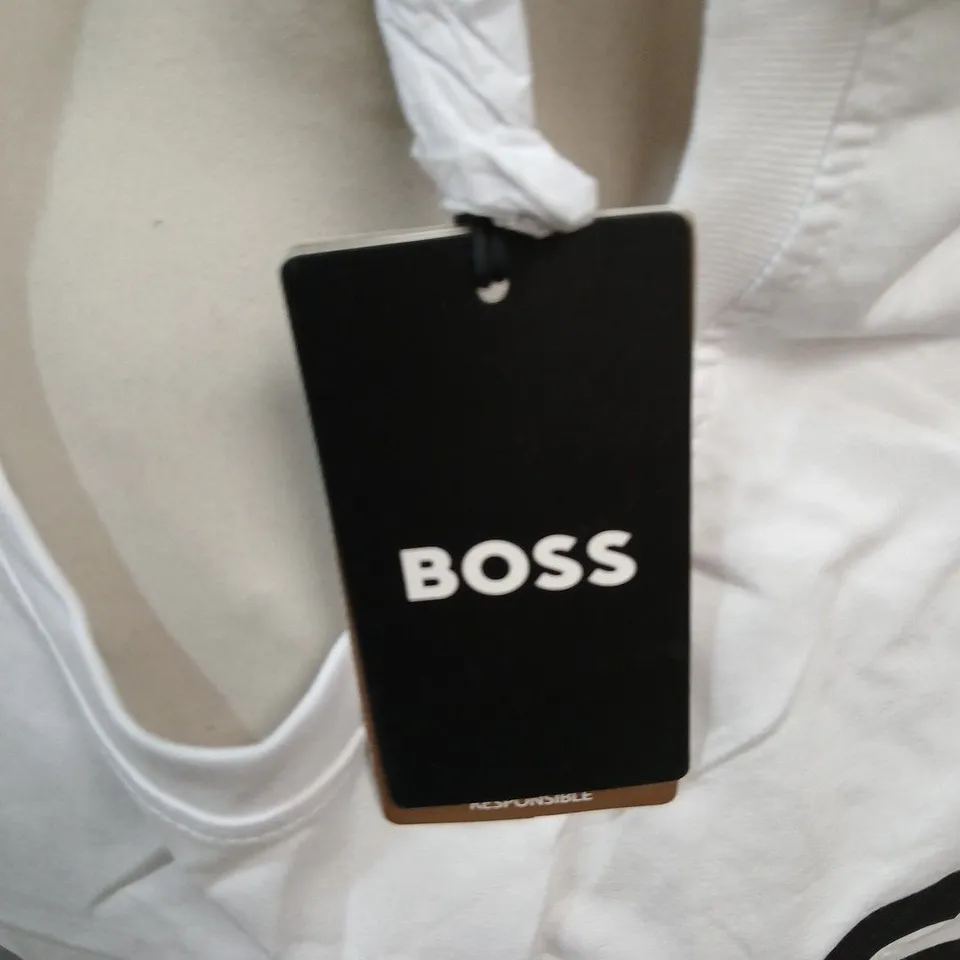 BOSS WHITE T-SHIRT WITH LARGE BLACK LOGO – TAG ATTACHED
