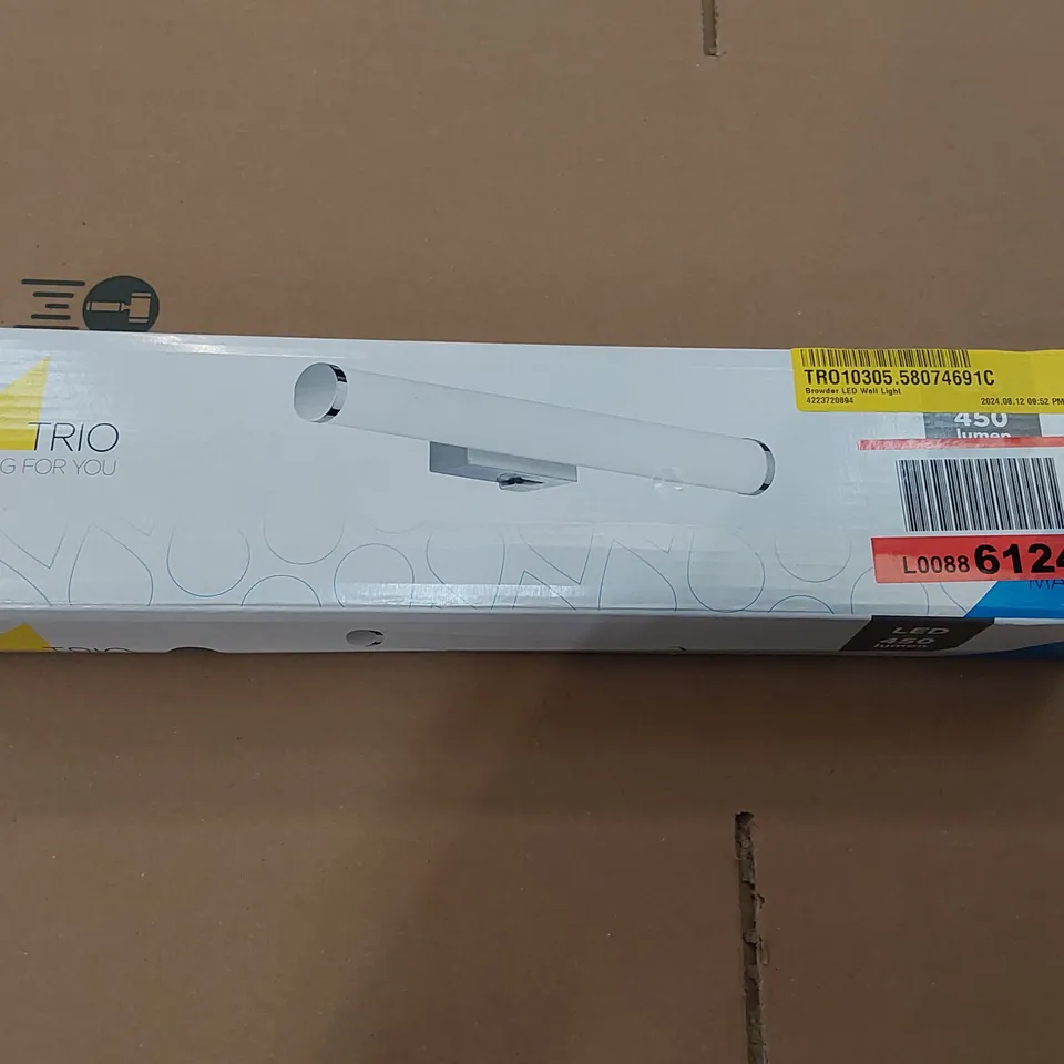 BOXED BROWDER LED WALL LIGHT (1 BOX)