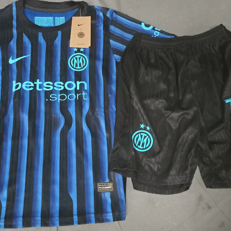 NIKE INTER MILAN FOOTBALL KIT SIZE 26 - LAUTARO NUMBER 10