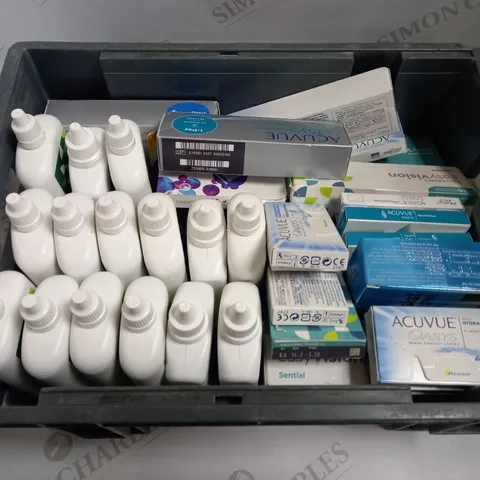 BOX OF APPROX 15 ASSORTED CONTACT LENS ITEMS INCLUDING SPECSAVERS EASYVISION FLUID, ACUVUE OASYS LENSES AND SPECSAVERS EASYVISION LENSES
