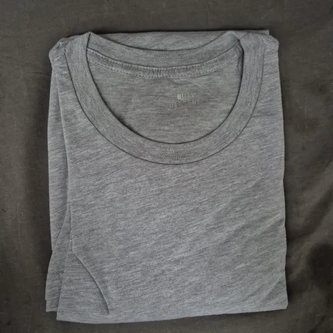 BUILT DIFFERENT CREW NECK T-SHIRT IN GREY SIZE 2XL