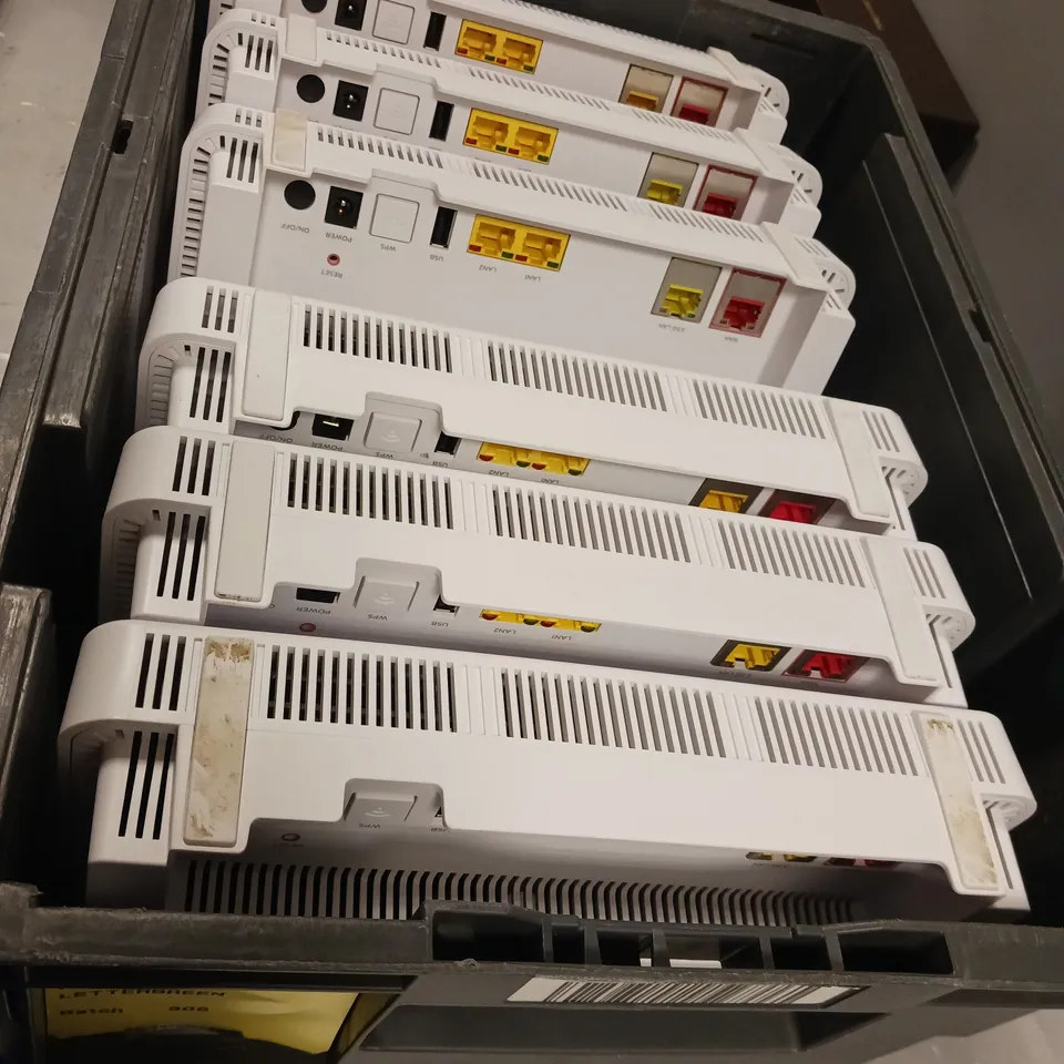 LOT OF ASSORTED HOUSEHOLD ITEMS TO INCLUDE 7 LCOTERRA RESIDENTIAL WI-FI 6 ETHERNET ROUTER 