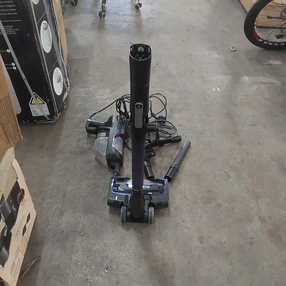 SHARK DUO CLEAN VACUUM CLEANER 