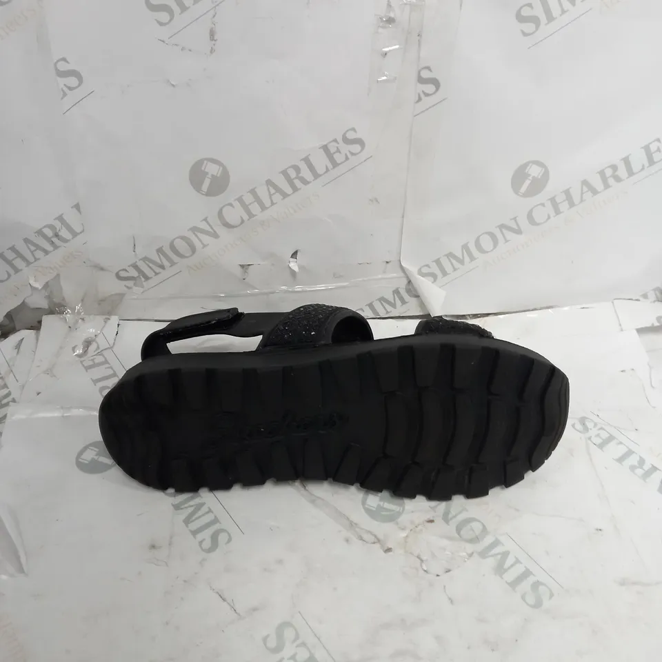 UNBOXED PAIR OF SKETCHERS PARTY SANDAL IN BLACK SIZE 5