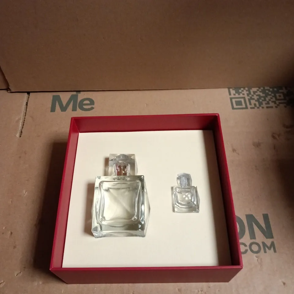 XO KHLOÉ KARDASHIAN FRAGRANCE GIFT SET – PINK BOX