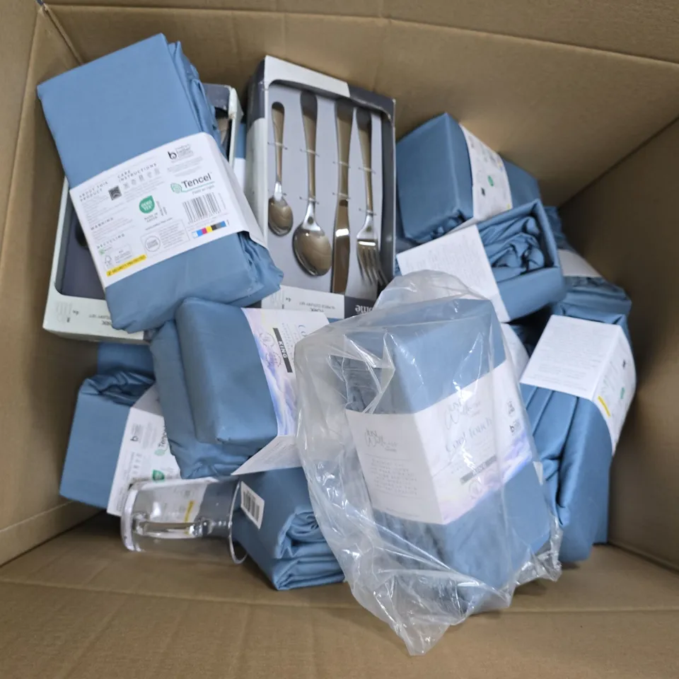 APPROXIMATELY 20 ASSORTED HOMEWARE ITEMS TO INCLUDE COFFEE GLASS, YORK 16 PIECE CUTLERY SET, COOL TOUCH FITTED SHEET, ETC - COLLECTION ONLY